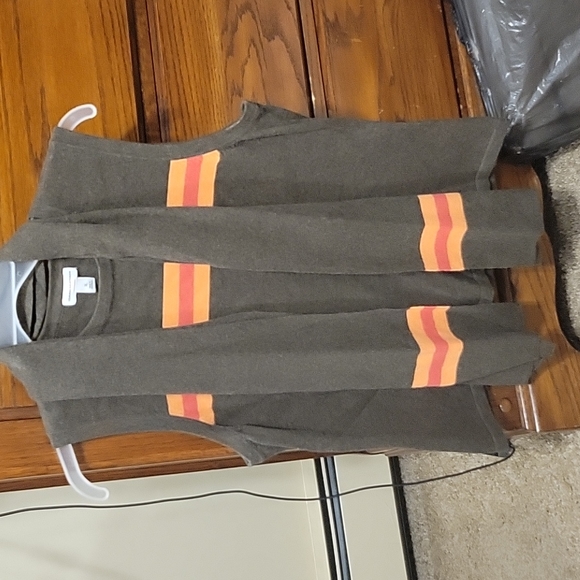 Isaac Mizrahi Tops - Isaac Mizrahi XL cotton/wool blend top with scarf